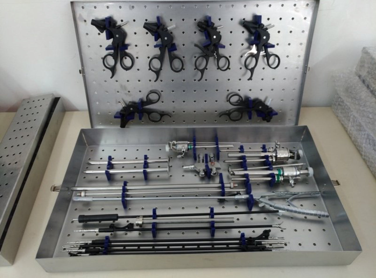 Caixa de Vídeo Laparoscopia Completa – RECO GMB, Novo