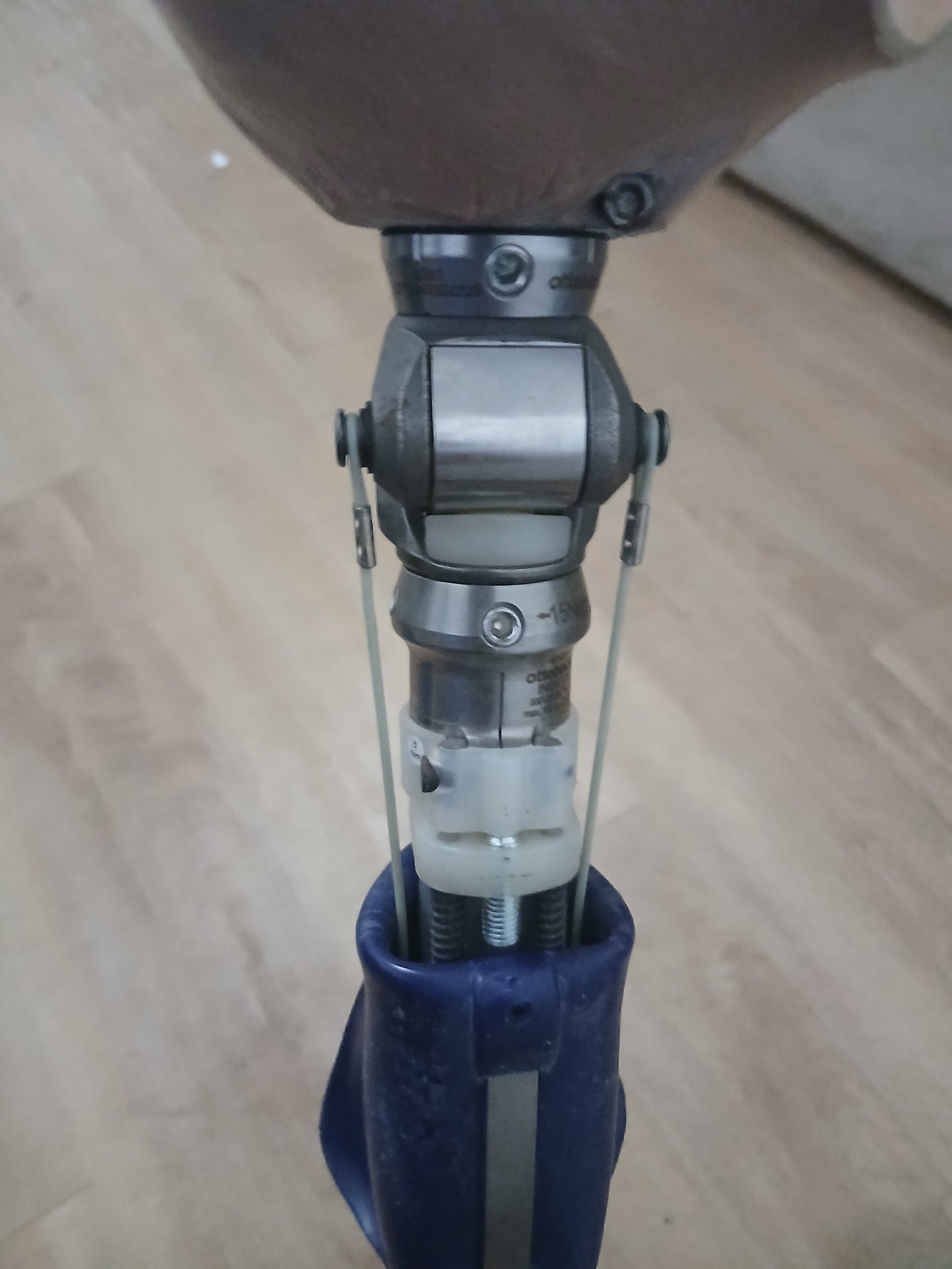 Prótese Transfemoral Ottobock 4R21 e 4R41, Básica sem a válvula, Usada